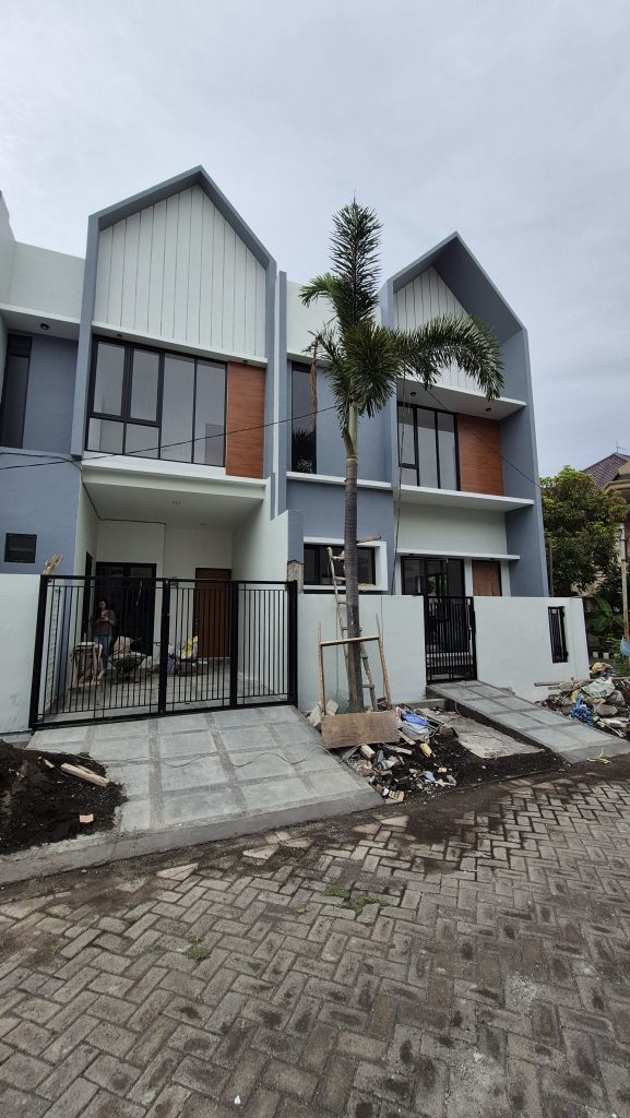 Harga dan KPR perumahan Prapen Indah Surabaya Timur fasad tampak samping